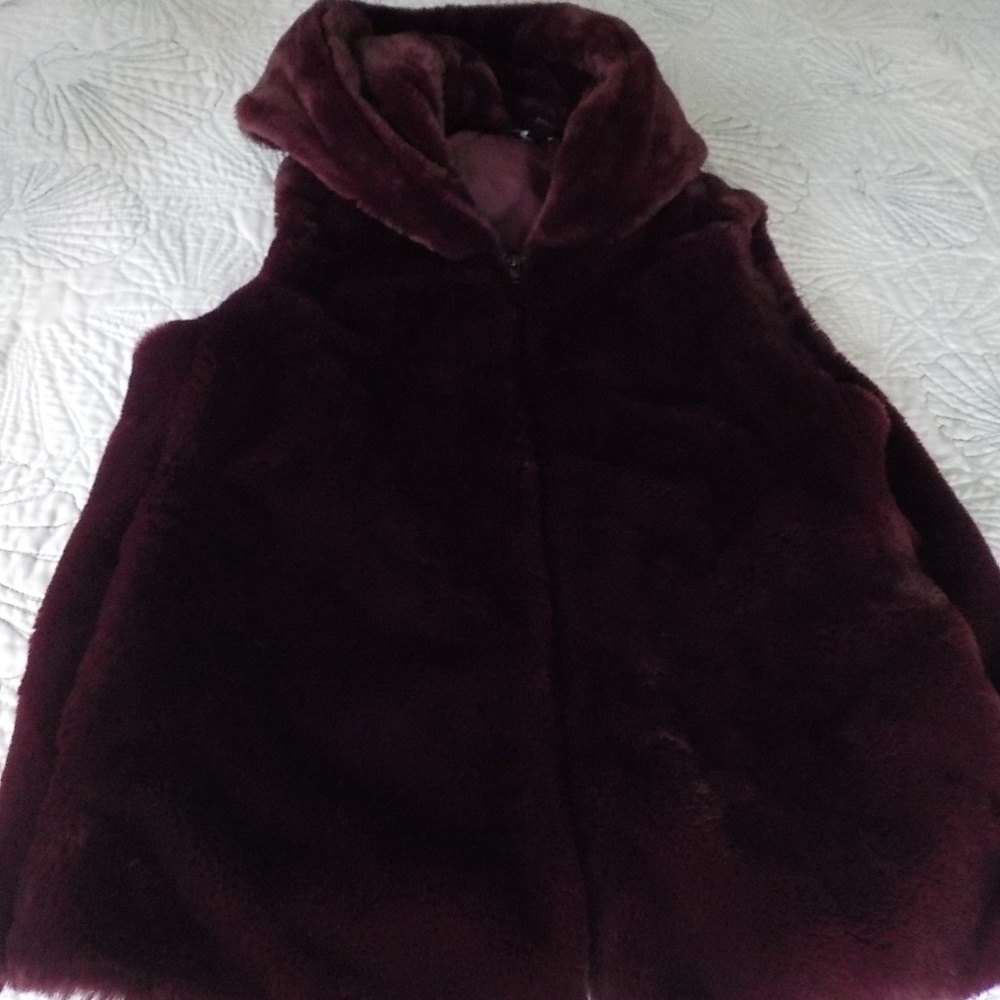 LIKE NEW VEST JACKET - Picture 4 of 8